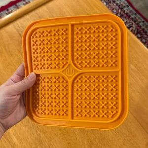Small Pet Cat Dog Orange Silicone Slow Feeder Lick Mat